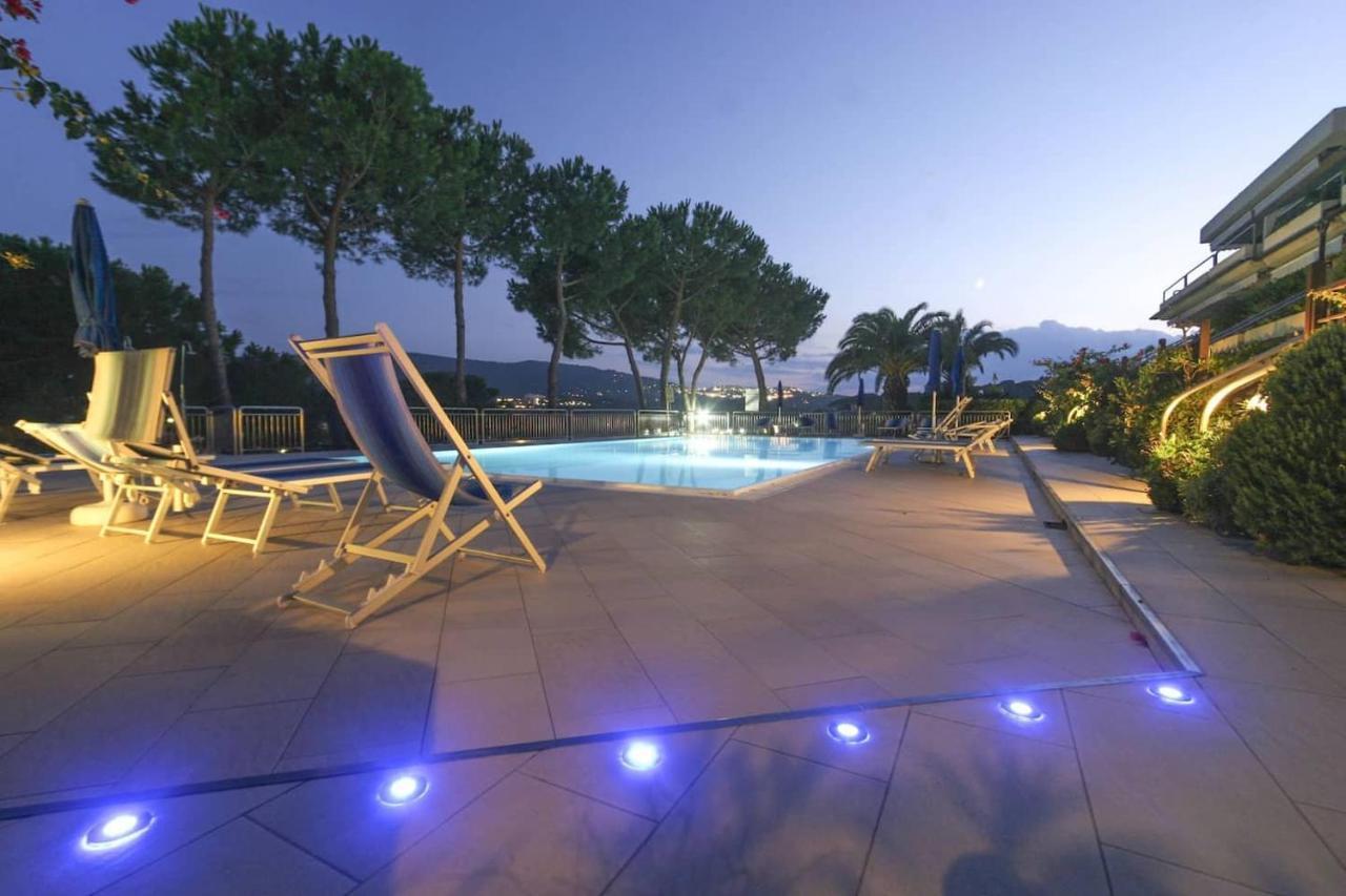 Il Porto Trilocale Nr.7 Appartement Porto Azzurro Buitenkant foto