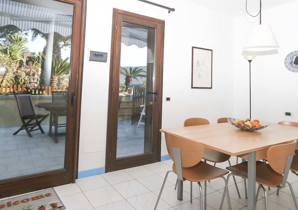 Il Porto Trilocale Nr.7 Appartement Porto Azzurro Buitenkant foto